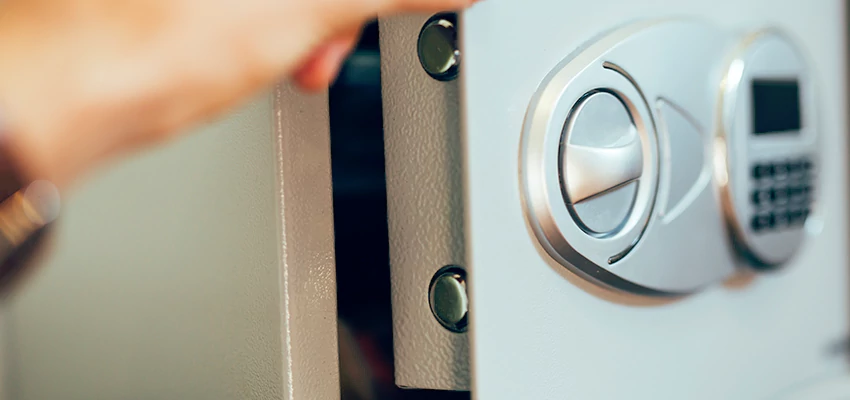 Fingerprint Safe Openers in Sun Village, CA